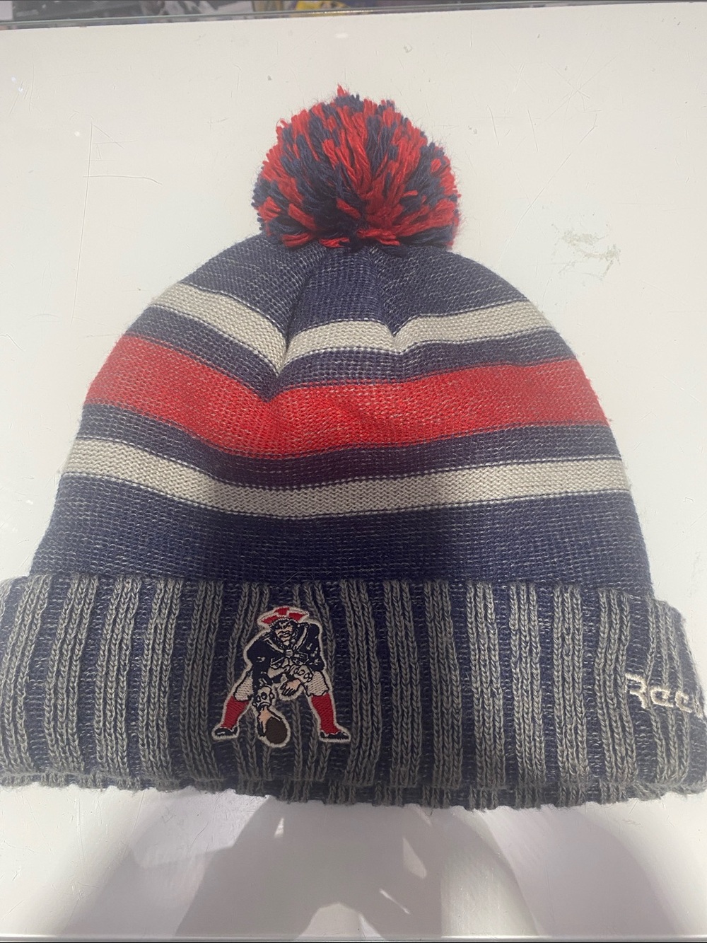 NEW ENGLAND PATRIOTS Reebok Knit Beanie with Pom - UNISEX